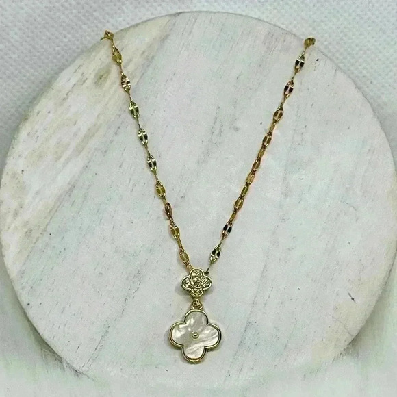 Flower Pendant Necklace - Picture 3 of 5